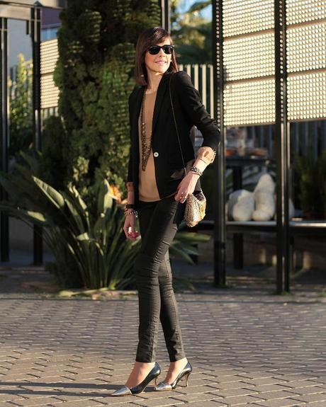 Negro + Camel + Pantalones moteros Negro + Camel + Pantalones moteros