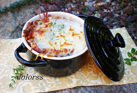 Sopas de tomillo gratinadas