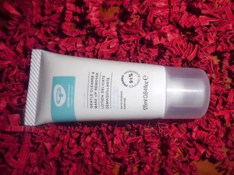 Green People; Limpiador Suave-Desmaquillante.