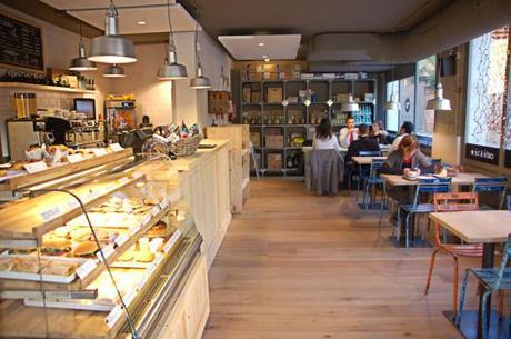 SandwiChez interiores de restaurantes interiores de cafeterías nórdicas decoración restaurantes decoración industrial decoración en barcelona vintage decoración de viajes café cafetería SandwiChez blog decoración interiores nordica