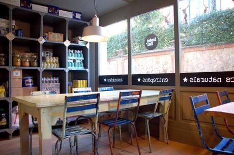 SandwiChez interiores de restaurantes interiores de cafeterías nórdicas decoración restaurantes decoración industrial decoración en barcelona vintage decoración de viajes café cafetería SandwiChez blog decoración interiores nordica