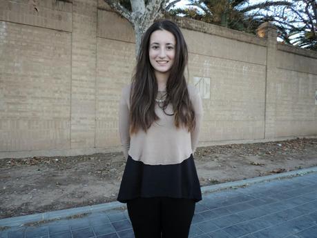 CASUAL CHIC: LACE BLOUSE