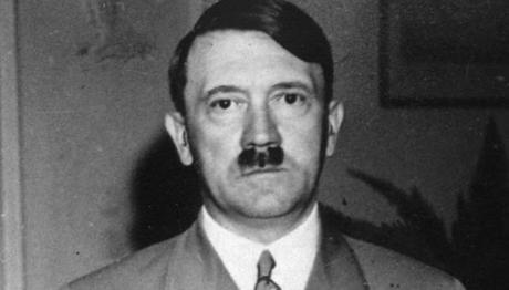 HITLER. En una imagen de 1938 en el hotel Dreesen, en Bad Godesberg, cerca de Bonn (AP/Archivo).