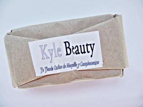 Kyle Beauty: brochas Zoreya, jabones naturales, bálsamo de labios y Colosal volum express waterproof de Maybelline