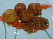 Albóndigas salsa tomate casera