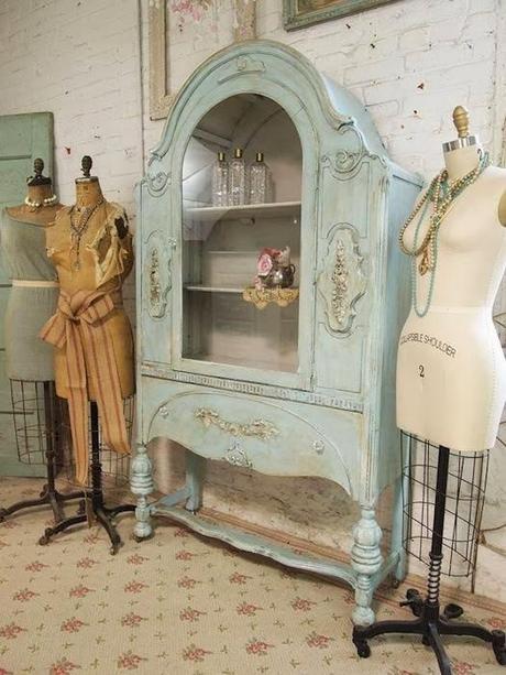 DECOR, DECOR, DECOR….