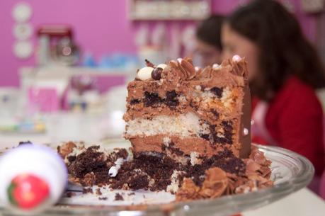 LAYER CAKE DE CREMA DE CHOCOLATE Y CONGUITOS