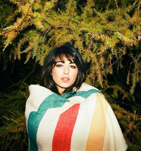 Música:Shara Gibson.