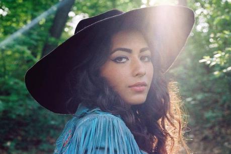 Música:Shara Gibson.