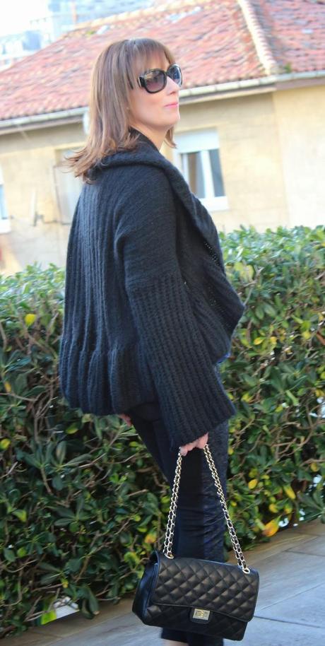 MIS LOOKS - AZUL Y NEGRO