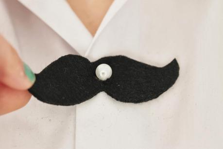 DIY Mostachos Buttons Covered