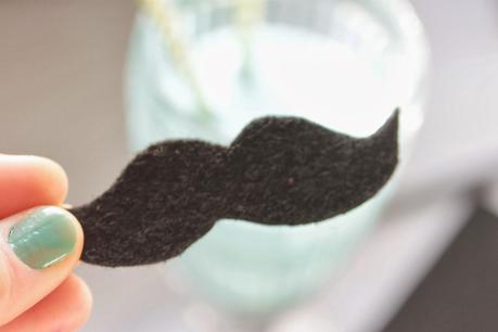 DIY Mostachos Buttons Covered