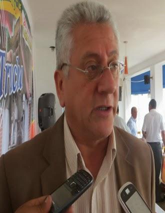 BETO BARBA EN COQUETEOS CON LA FAMILIA…