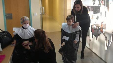 Los niños del hospital de Toledo, celebran un carnaval “Grequiano”