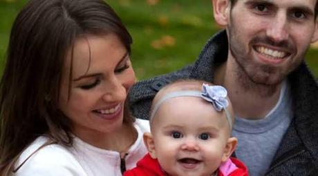 Emotivo adiós de un padre que va a morir a su niña, en un video