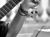 Coger tono literario