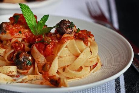 SALSA A LA PUTTANESCA