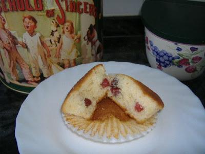 MAGDALENAS CON ARANDANOS