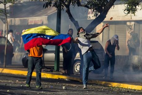 Nicolás Maduro debería aprender de Ucrania ?