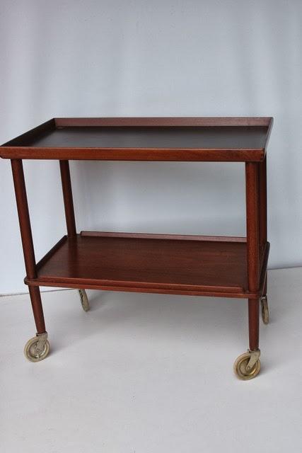 Camarera, camarera..., tú eres la camarera de mi amor