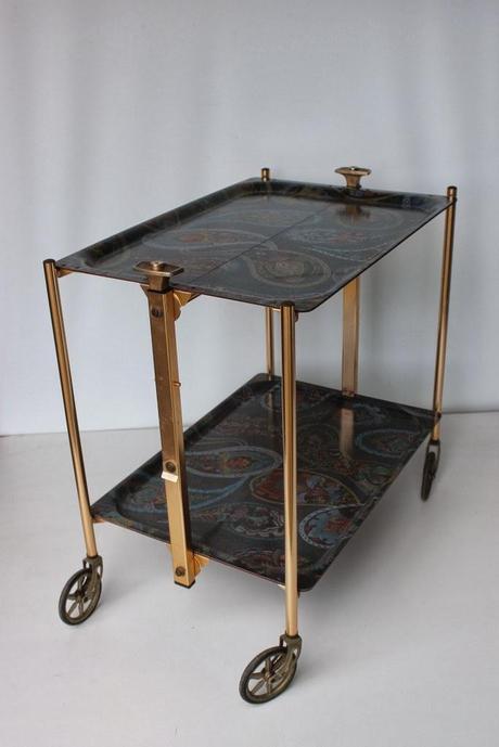 Camarera, camarera..., tú eres la camarera de mi amor