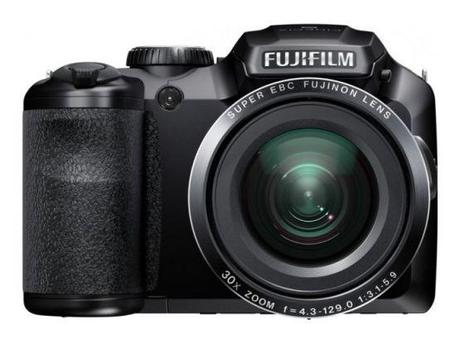 Fujifilm FinePix S6800 negra frontal