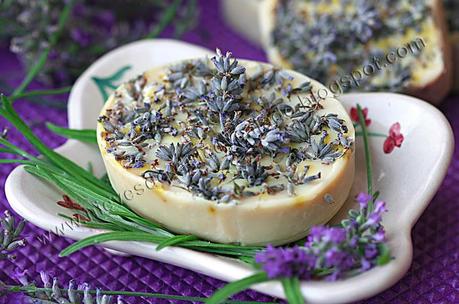 JABON DE LAVANDA CON ACEITE DE COCO