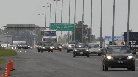 Más de 2.400 autos circulaban por Autovía 2 hora hacia la Costa Atlántica