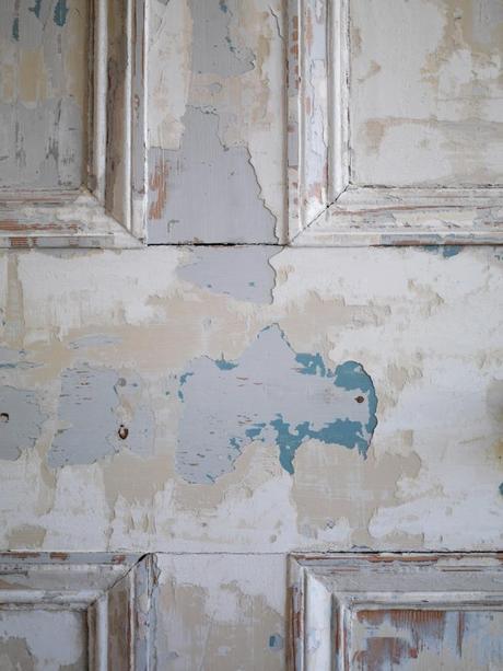 DE LA PUERTA AL DORMITORIO...