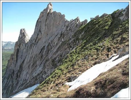 Hacia la cumbre de la arista sur del Pene Sarriere