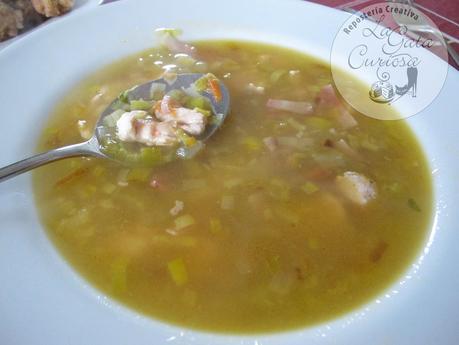 SOPA DE PUERROS CON POLLO Y BACON