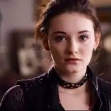 TAG #8: Be Room Cliffing. (Marry, Kiss, Cliff versión femenina)