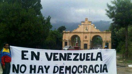 Jaua abucheado en Ginebra ante ONU..