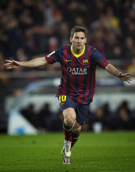 El Barcelona deja dudas, pero golea al Almería