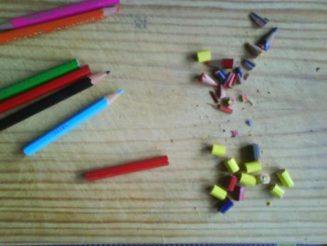 COLLAR DE PINTURAS DE MADERA