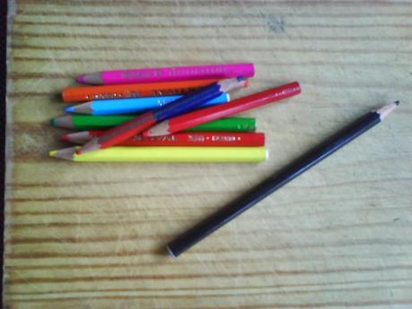 COLLAR DE PINTURAS DE MADERA