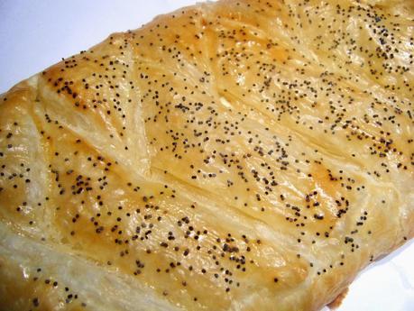 HOJALDRE DE SALMÓN Y QUESO CREMA