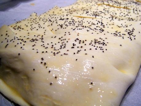 HOJALDRE DE SALMÓN Y QUESO CREMA