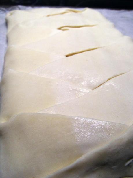 HOJALDRE DE SALMÓN Y QUESO CREMA