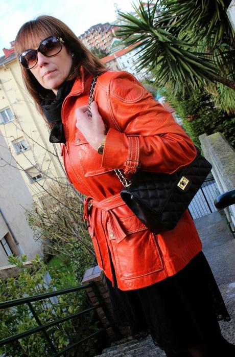 MIS LOOKS  - NARANJA Y NEGRO