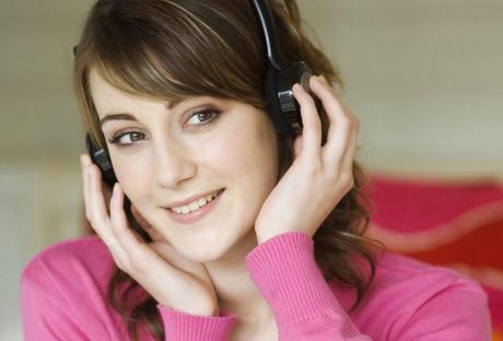 ¿PORQUE TU CEREBRO NECESITA ESCUCHAR MUSICA?