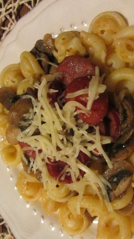 PASTA (ORECHIETI) CON CHORIZO Y CHAMPIÑONES