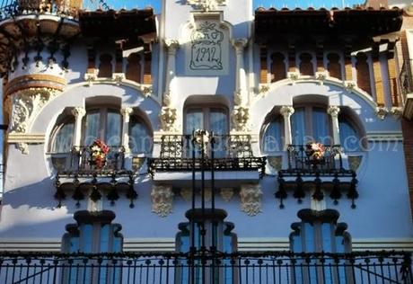 La Plaza del Torico, punto de encuentro del modernismo de Teruel 