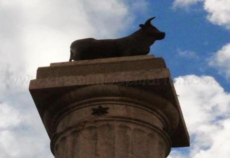 La Plaza del Torico, punto de encuentro del modernismo de Teruel 