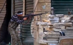 Un miliciano, en Alepo.