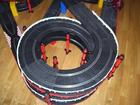 Montaje nº 70. Circuito de las 88 pistas curvas.