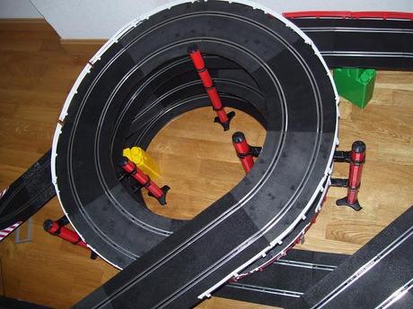 Montaje nº 70. Circuito de las 88 pistas curvas.