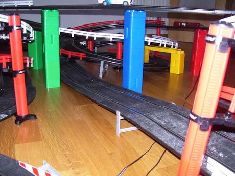 Montaje nº 70. Circuito de las 88 pistas curvas.