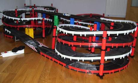 Montaje nº 70. Circuito de las 88 pistas curvas.