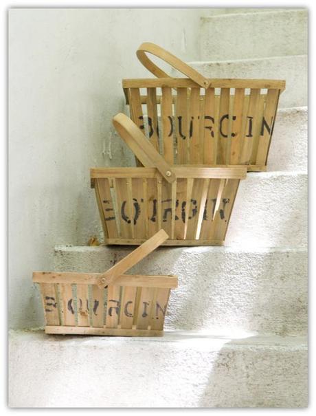 cestas de madera en escalera.jpg